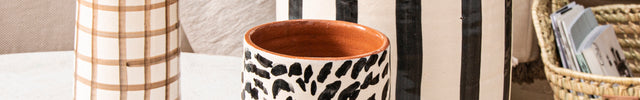 Vase décoratif rayé noir & blanc