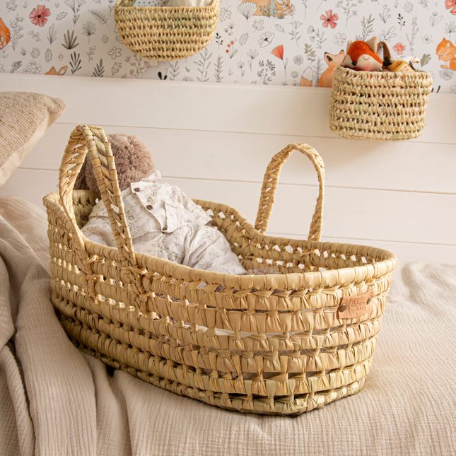 Couffin poupée en feuilles de palmier