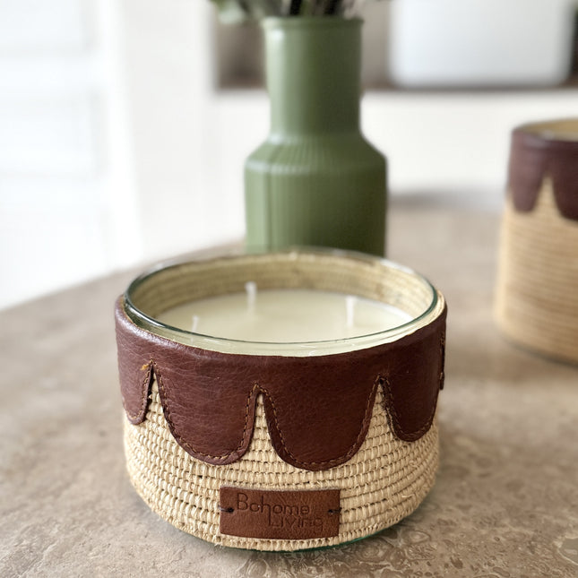 Bougie parfumée en raphia avec cuir - Senteur musc