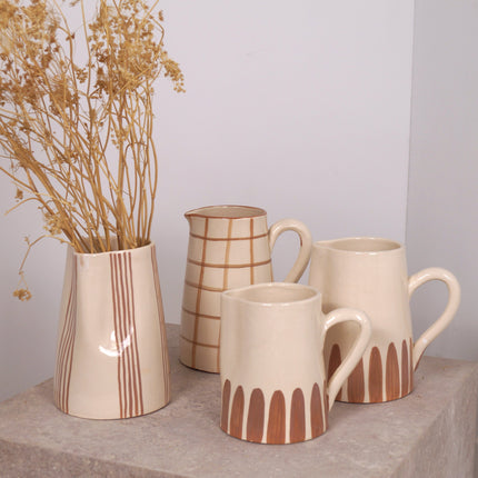 Carafe en terre cuite fines rayures - Beige
