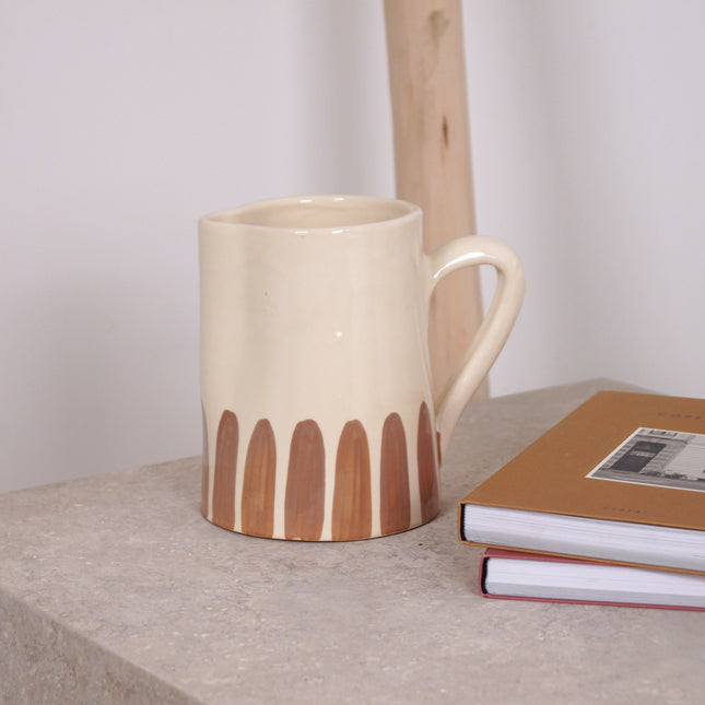Carafe en terre cuite demi rayures - Beige