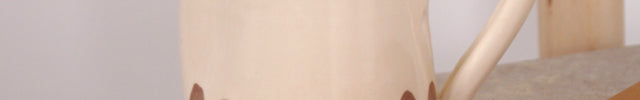 Carafe en terre cuite demi rayures - Beige
