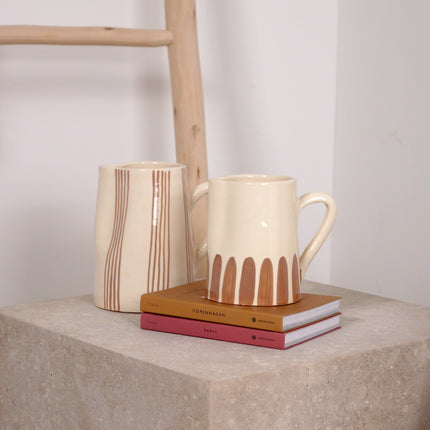 Carafe en terre cuite demi rayures - Beige