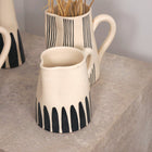 Carafe en terre cuite demi rayures - Noir