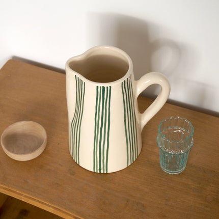 Carafe en terre cuite fines rayures - Vert