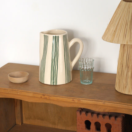 Carafe en terre cuite fines rayures - Vert
