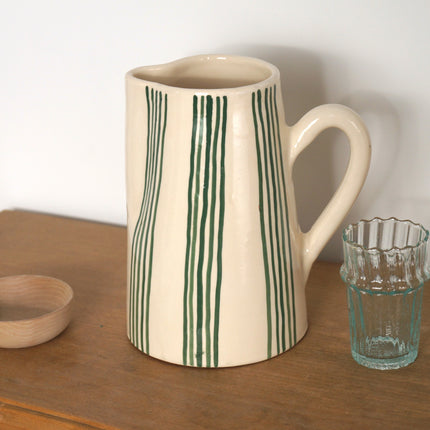 Carafe en terre cuite fines rayures - Vert