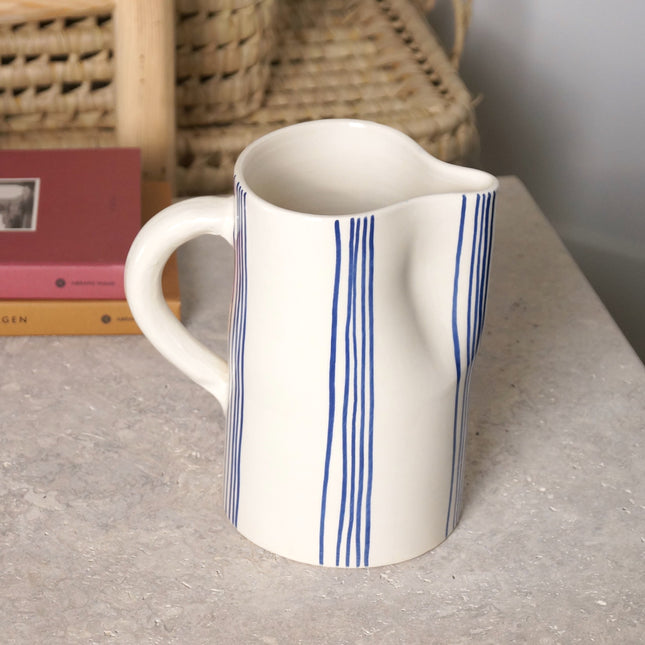 Carafe en terre cuite fines rayures - Bleu