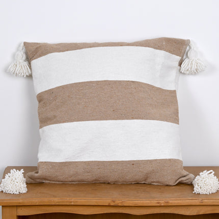 Coussin à pompons écru larges rayures camel