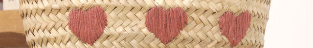 Petit panier en feuilles de palmier - COEUR