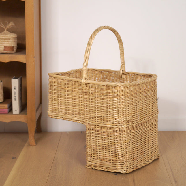 Panier d'escalier en rotin