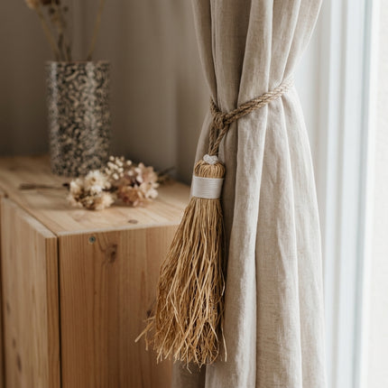 Pompon décoratif en raphia