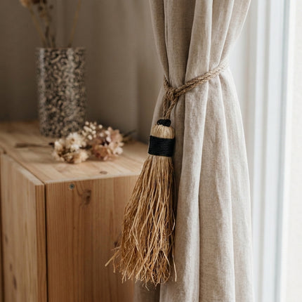Pompon décoratif en raphia
