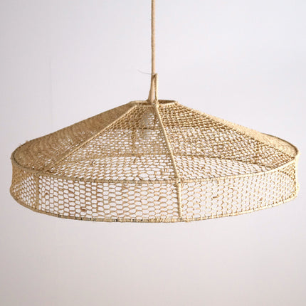 Suspension parasol en dentelle de raphia