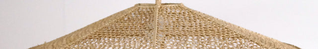 Suspension parasol en dentelle de raphia