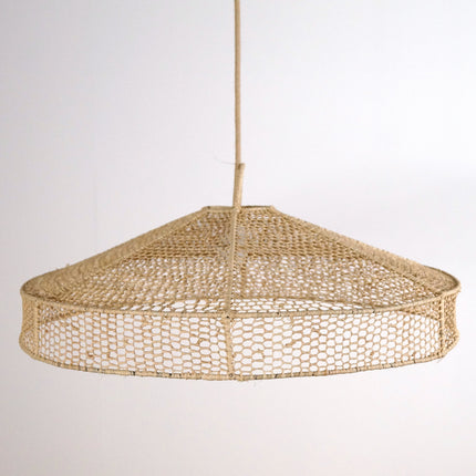 Suspension parasol en dentelle de raphia