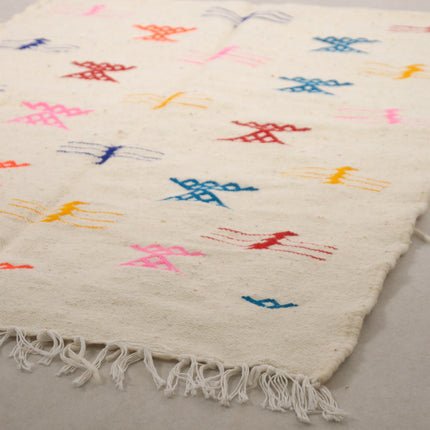 Tapis fin berbère Kilim 154 x 98 cm - Symboles berbères multicolores