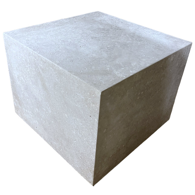 Table basse cube en travertin naturel