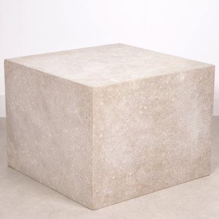 Petite table basse carrée en travertin 50 x 50 x 33cm