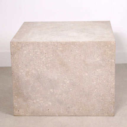 Petite table basse carrée en travertin 50 x 50 x 33cm