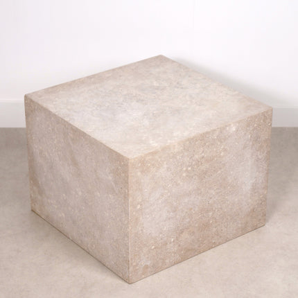 Petite table basse carrée en travertin 50 x 50 x 33cm