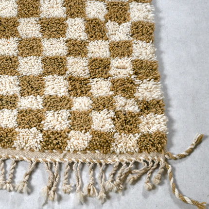 Tapis Berbère en laine damier Camel et blanc - 140 x 270cm