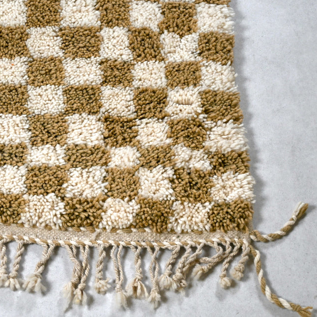 Tapis Berbère en laine damier Camel et blanc - 140 x 270cm