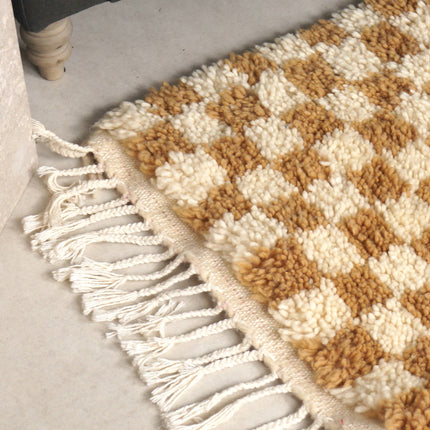 Tapis Berbère en laine Damier camel et blanc - 150 x 100cm