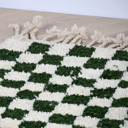 Tapis Berbère en laine Damier vert et blanc - 150 x 245cm