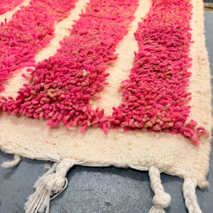 Tapis berbère en relief 244 × 155 cm - Rose