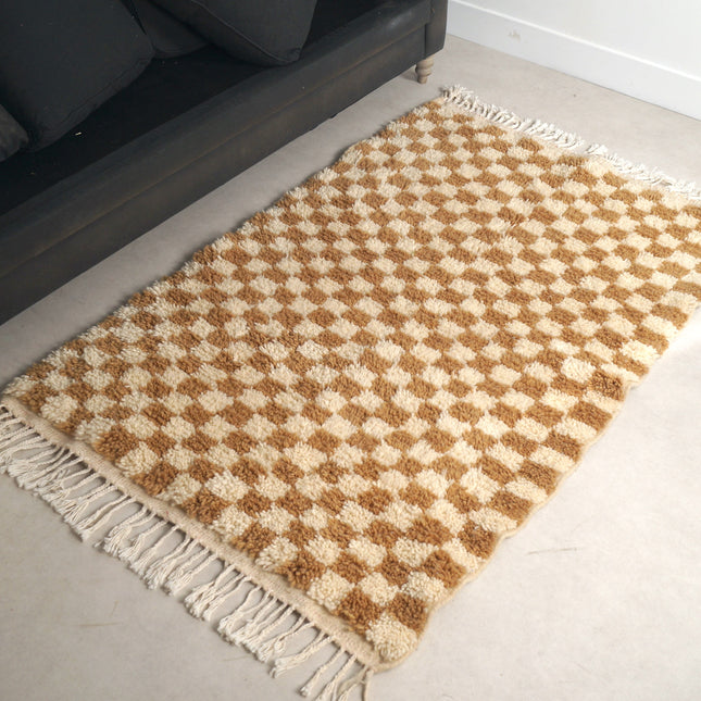 Tapis Berbère en laine Damier camel et blanc - 150 x 100cm