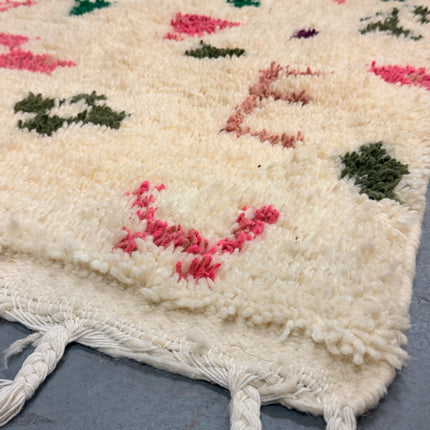 Tapis berbère Azilal Multi-symboles 252 × 164 cm - Dessins multicolores