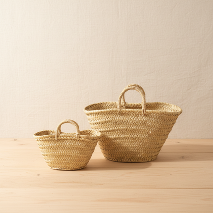 Petit panier en feuilles de palmier