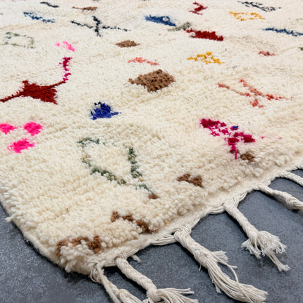 Tapis berbère Azilal Multi-symboles 240 × 158 cm - Dessins multicolores