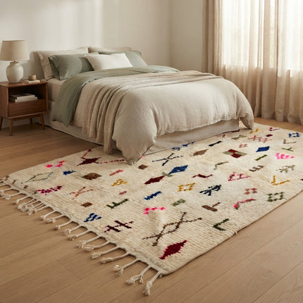 Tapis berbère Azilal Multi-symboles 240 × 158 cm - Dessins multicolores