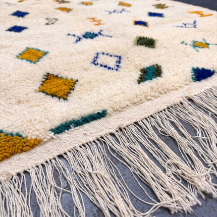 Tapis berbère Azilal Multi-symboles 240 × 174 cm - Dessins multicolores