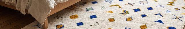 Tapis berbère Azilal Multi-symboles 240 × 174 cm - Dessins multicolores