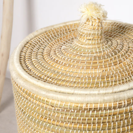 Panier de rangement avec couvercle