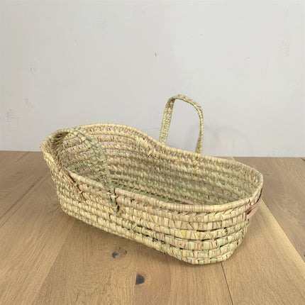 Couffin poupée en feuilles de palmier