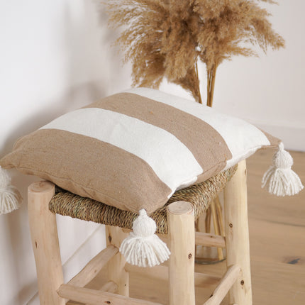 Coussin à pompons écru larges rayures camel