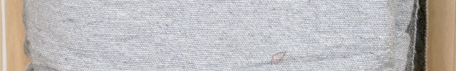 Plaid à pompons marocain gris clair rayures argentées