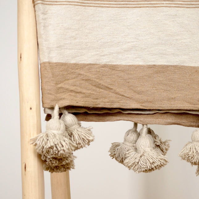 Plaid à pompons marocain beige et camel