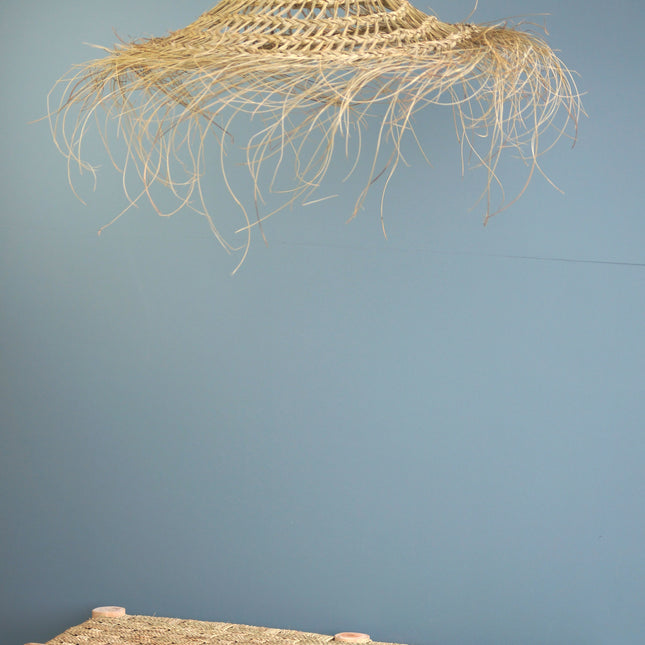 Suspension en alfa ajourée - Parasol 1 tresse