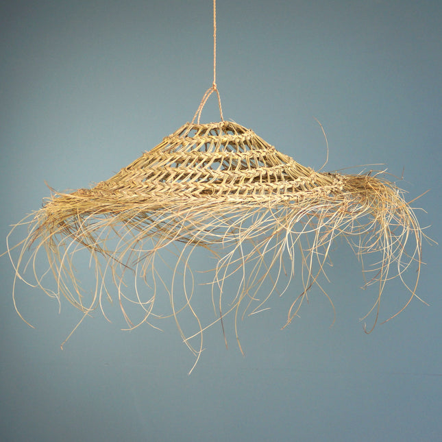 Suspension en alfa ajourée - Parasol 1 tresse