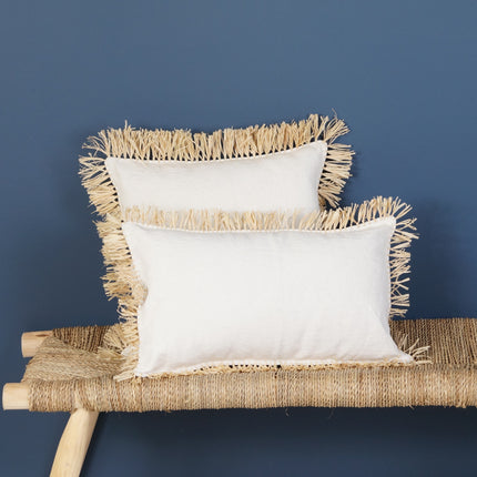 Housse de coussin en coton et franges en raphia