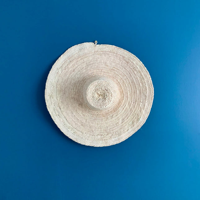 Chapeau décoratif mural en paille marocain