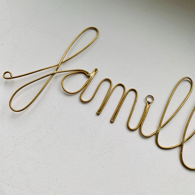 Mot en laiton doré - Famille