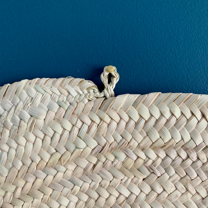 Chapeau décoratif mural en paille marocain
